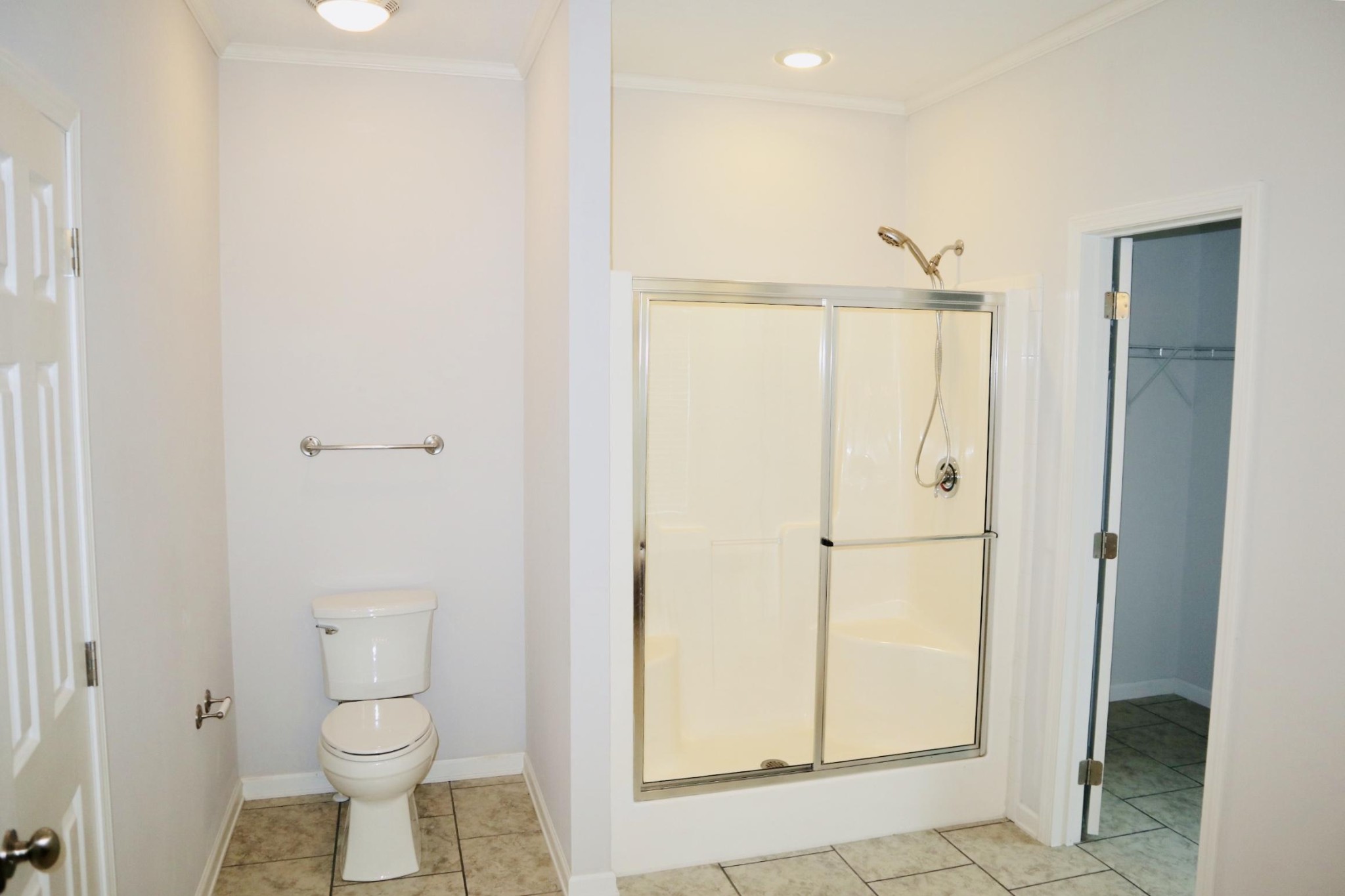 834 East Raccoon Valley Drive Heiskell, TN 37754 - Photo 14 of 20 a bathroom with a toilet and a shower