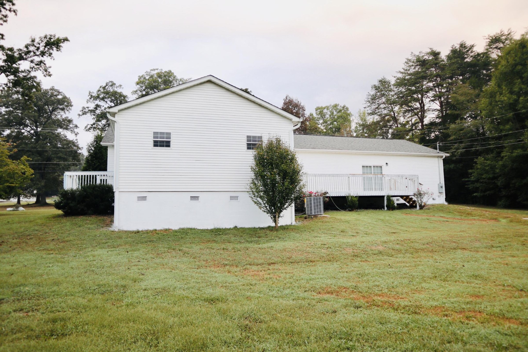 834 East Raccoon Valley Drive Heiskell, TN 37754 - Photo 20 of 20 a view of a house with backyard