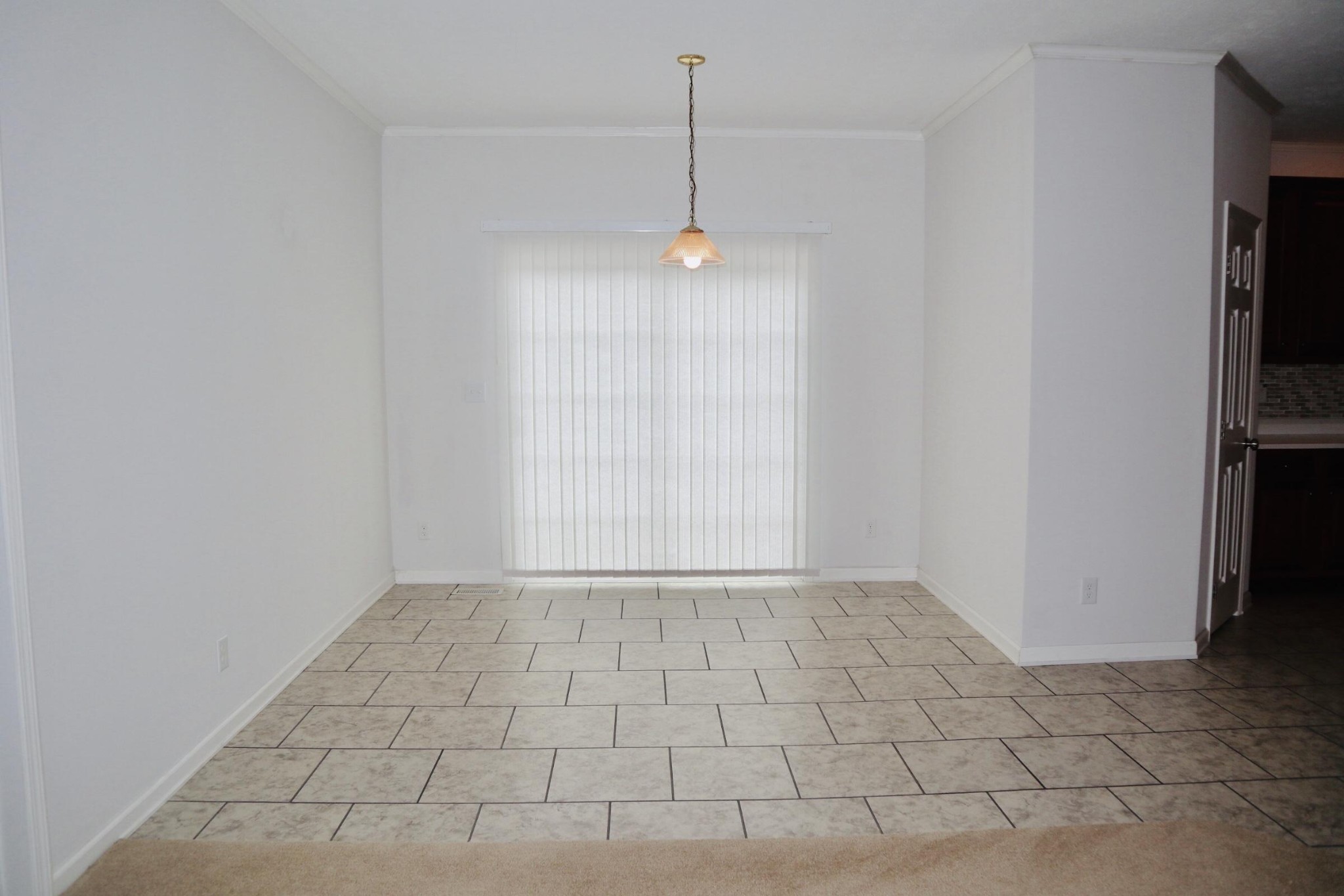 834 East Raccoon Valley Drive Heiskell, TN 37754 - Photo 3 of 20 an empty room with windows