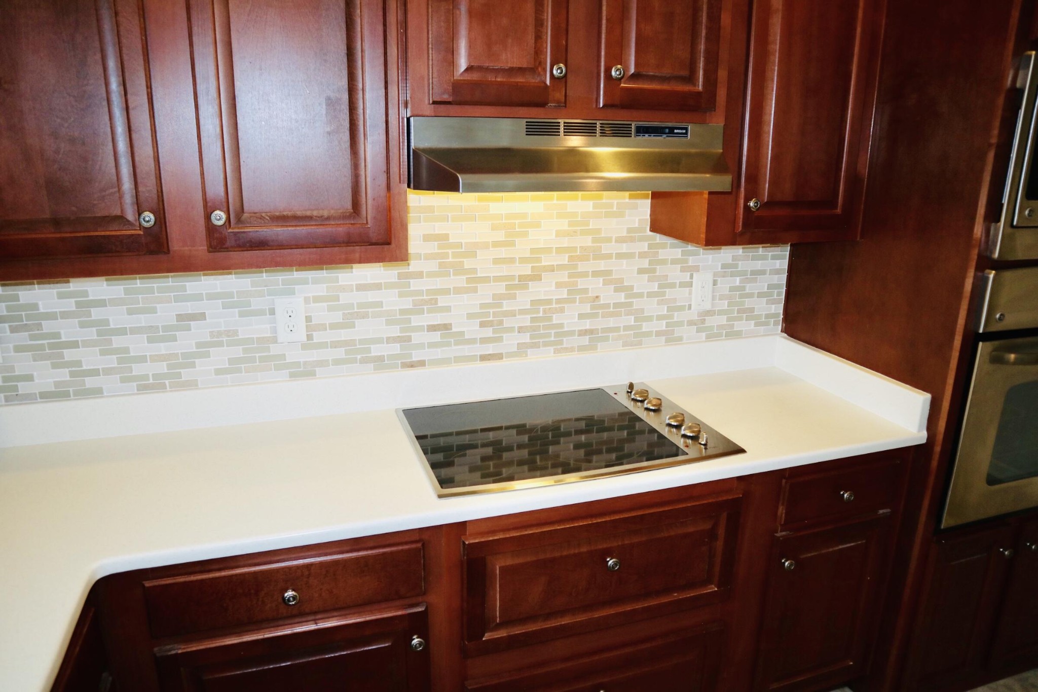 834 East Raccoon Valley Drive Heiskell, TN 37754 - Photo 7 of 20 a kitchen with a stove and a cabinet