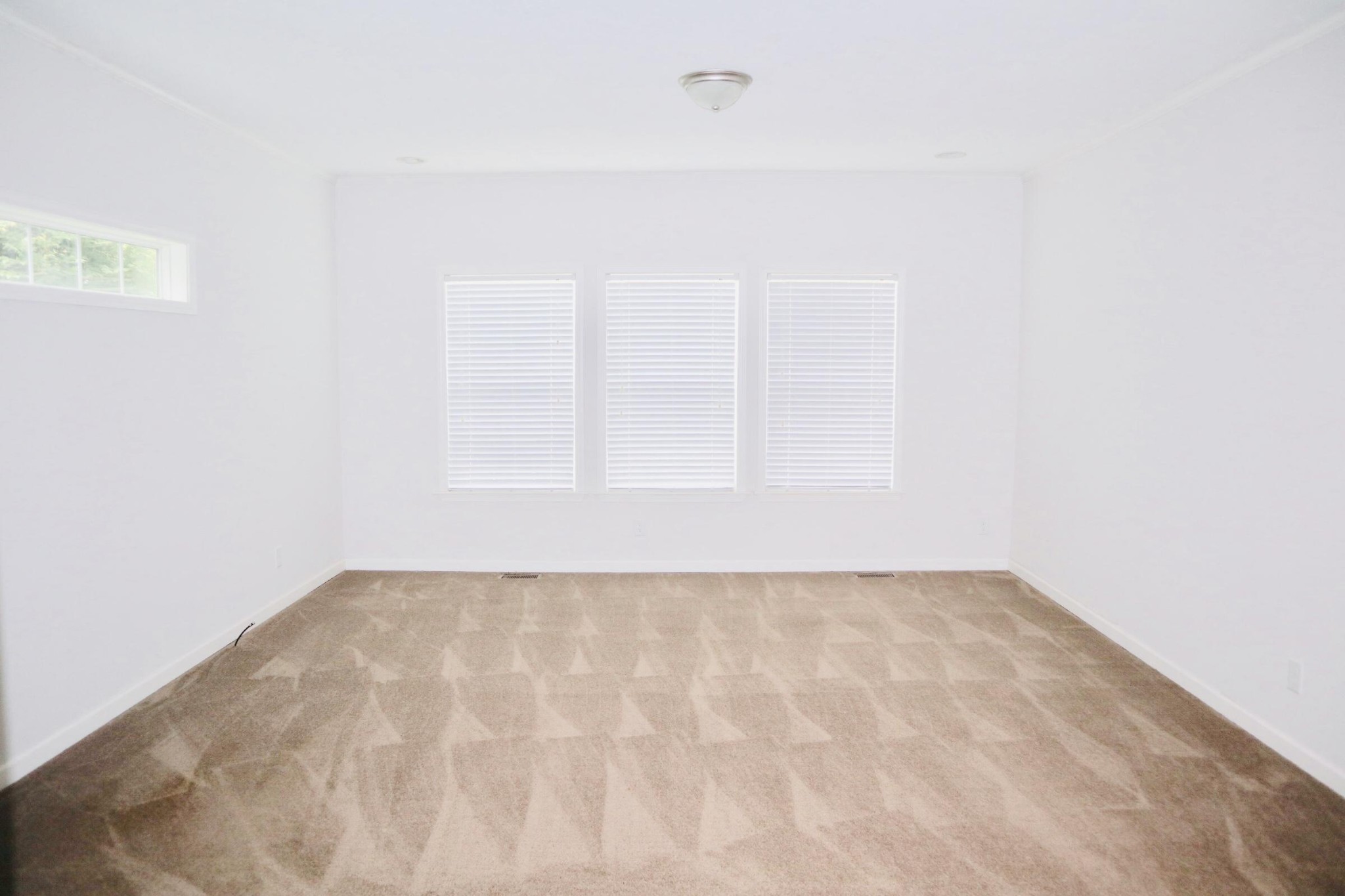 834 East Raccoon Valley Drive Heiskell, TN 37754 - Photo 8 of 20 a view of an empty room
