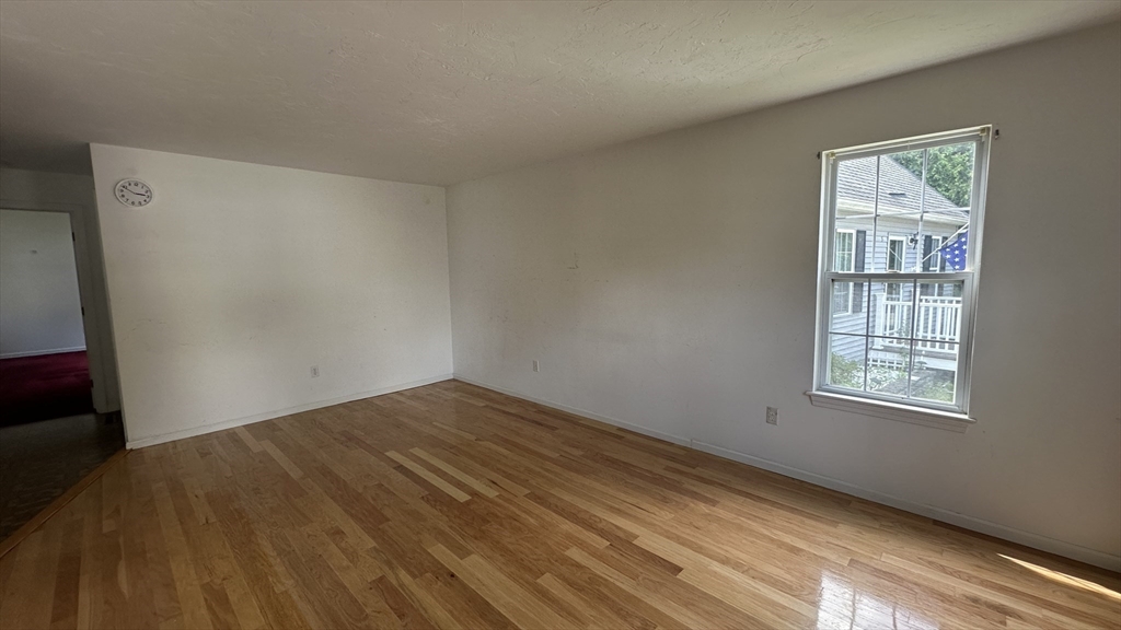 7 Tanners Path Marlborough, MA 01752 - Photo 4 of 34