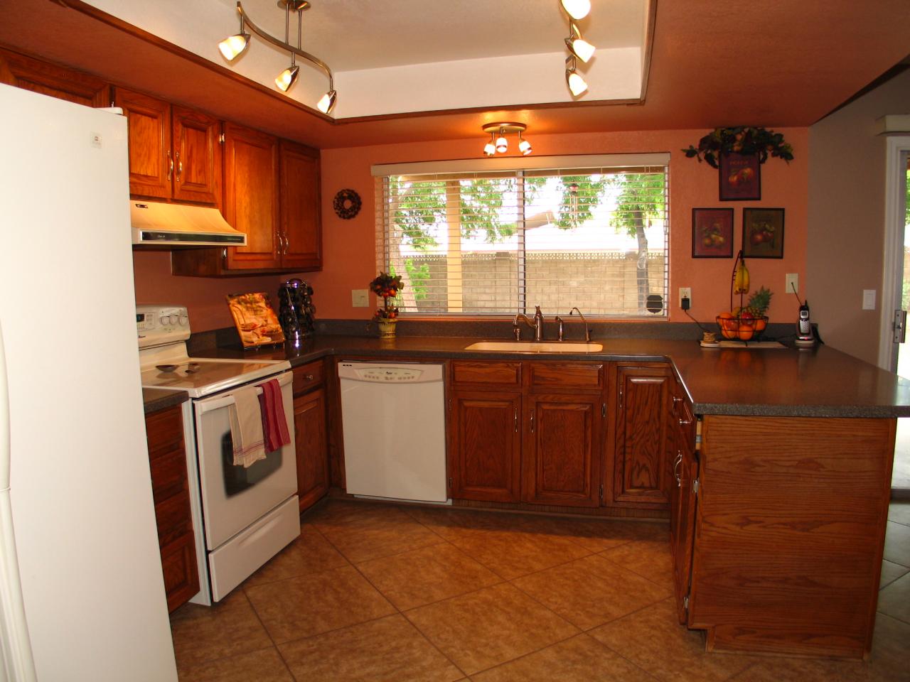 4375 East Pearce Road Phoenix, AZ 85044 - Photo 13 of 29 kitchen3
