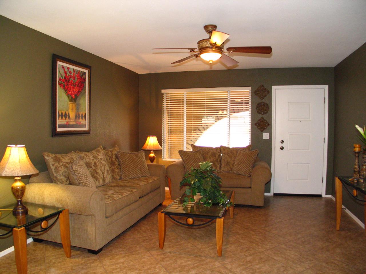 4375 East Pearce Road Phoenix, AZ 85044 - Photo 5 of 29 living room