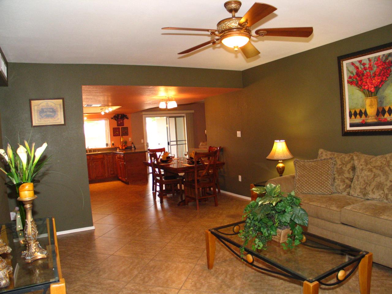 4375 East Pearce Road Phoenix, AZ 85044 - Photo 7 of 29 living/dining