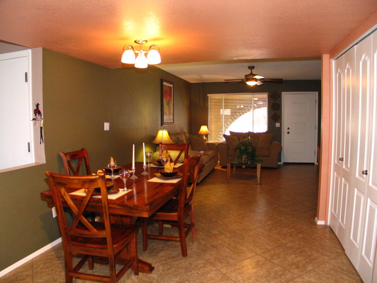 4375 East Pearce Road Phoenix, AZ 85044 - Photo 9 of 29 dining/living