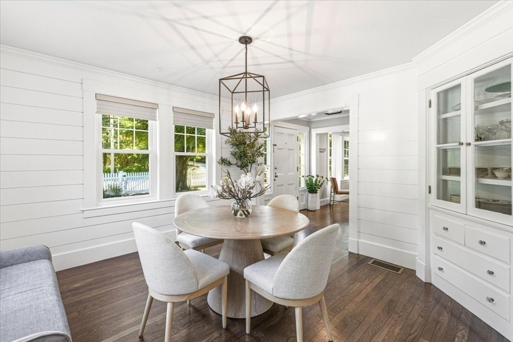 694 Country Way Scituate, MA 02066 - Photo 5 of 40