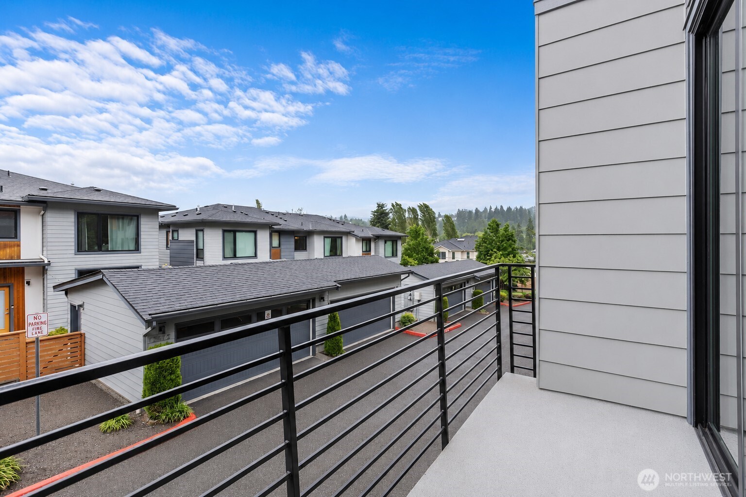 12873 Southeast 75th Road Newcastle, WA 98056 - Photo 14 of 38