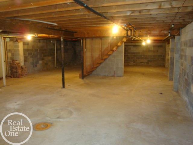48814 Callens Road New Baltimore, MI 48047 - Photo 24 of 32 31374120-23.JPG