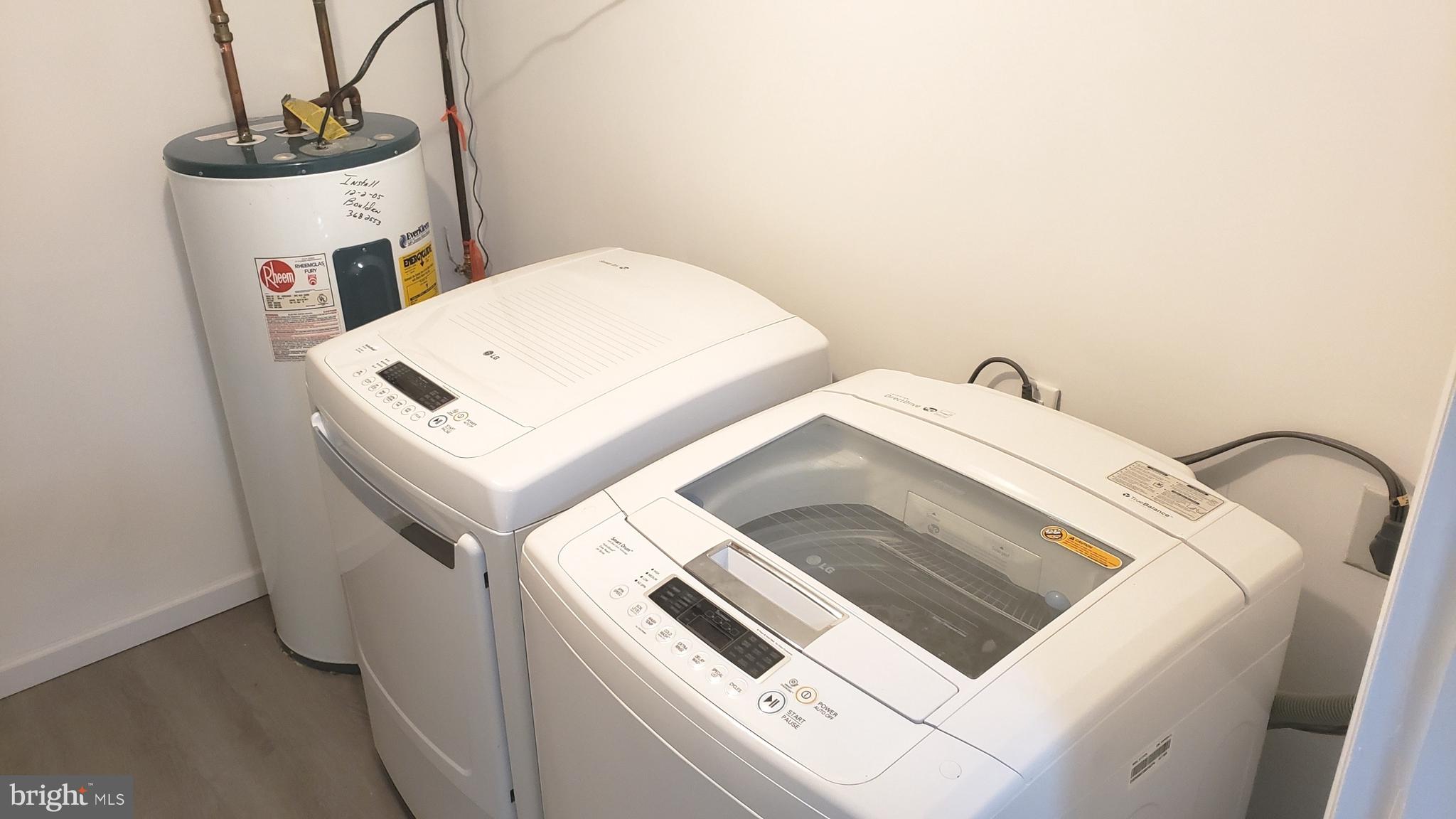1906 Chelmsford Circle Newark, DE 19713 - Photo 9 of 14 a utility room with dryer and washer