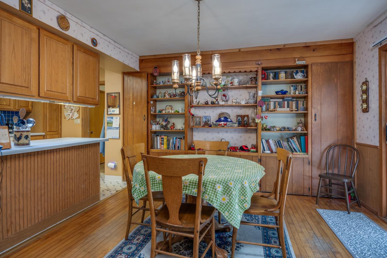 2879 South Riverside Drive Beloit, WI 53511 - Photo 14 of 35