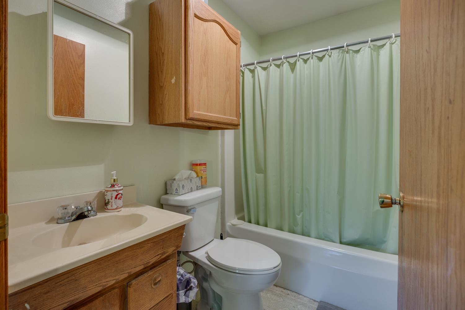 2879 South Riverside Drive Beloit, WI 53511 - Photo 18 of 35