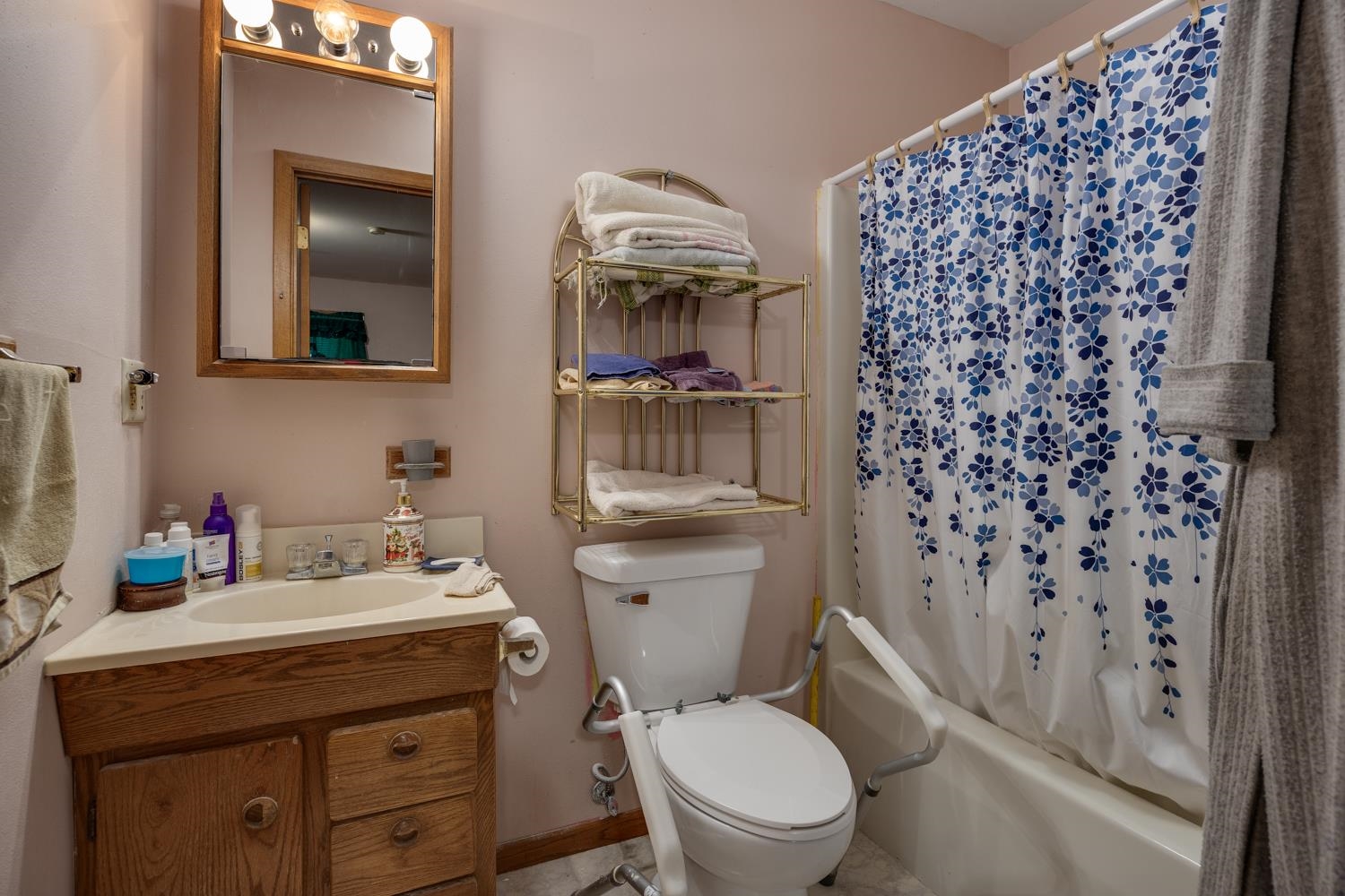 2879 South Riverside Drive Beloit, WI 53511 - Photo 23 of 35