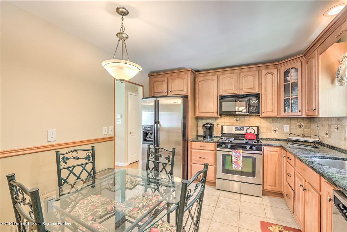 45 Tarrytown Road Manalapan, NJ 07726 - Photo 11 of 26 14-KITCHEN