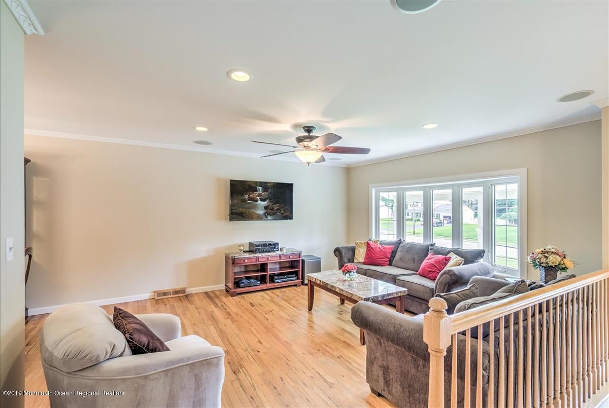 45 Tarrytown Road Manalapan, NJ 07726 - Photo 6 of 26 09-LIVING ROOM