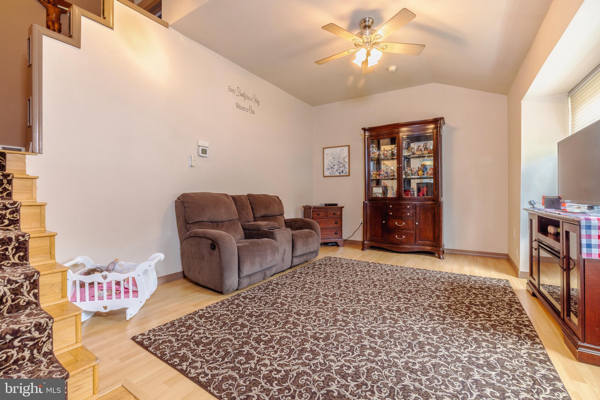 19 Woodbrook Road Blackwood, NJ 08012 - Photo 2 of 26