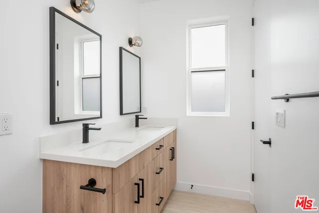 $6,495 | 726 Robinson Street, Unit 2, Los Angeles, CA 90026