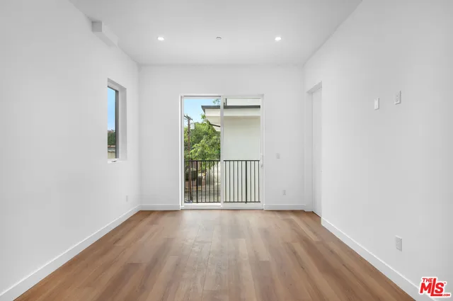 $6,495 | 726 Robinson Street, Unit 2, Los Angeles, CA 90026