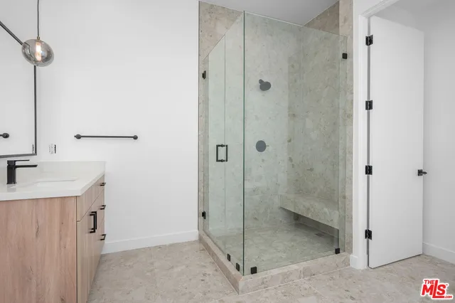 $6,495 | 726 Robinson Street, Unit 2, Los Angeles, CA 90026