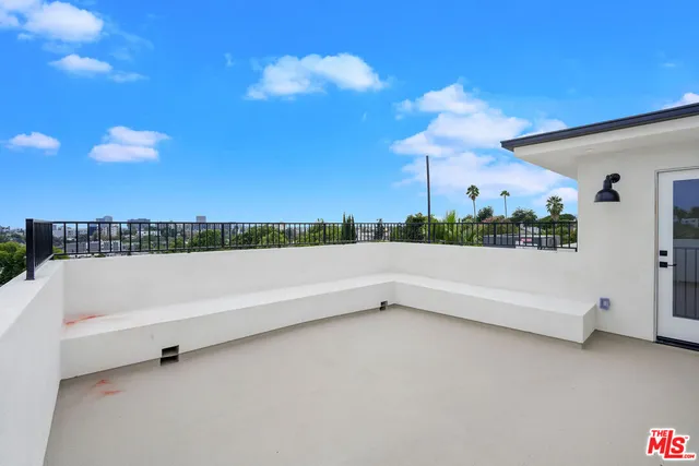 $6,495 | 726 Robinson Street, Unit 2, Los Angeles, CA 90026
