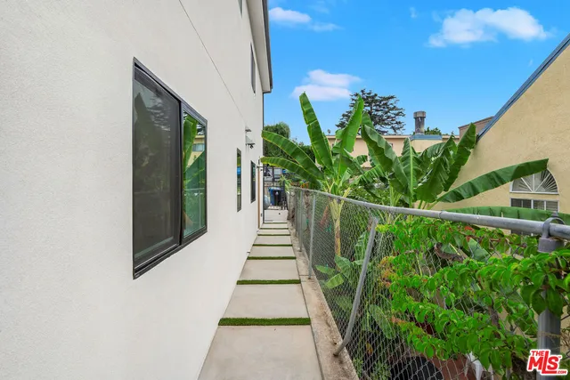 $6,495 | 726 Robinson Street, Unit 2, Los Angeles, CA 90026