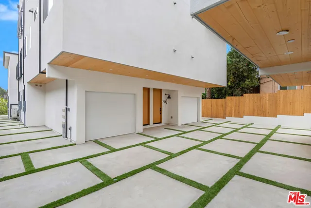 $6,495 | 726 Robinson Street, Unit 2, Los Angeles, CA 90026