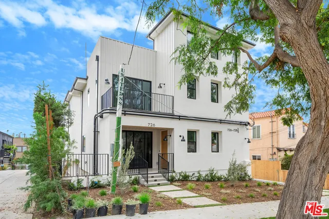 $6,495 | 726 Robinson Street, Unit 2, Los Angeles, CA 90026