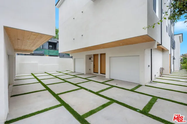 $6,495 | 726 Robinson Street, Unit 2, Los Angeles, CA 90026