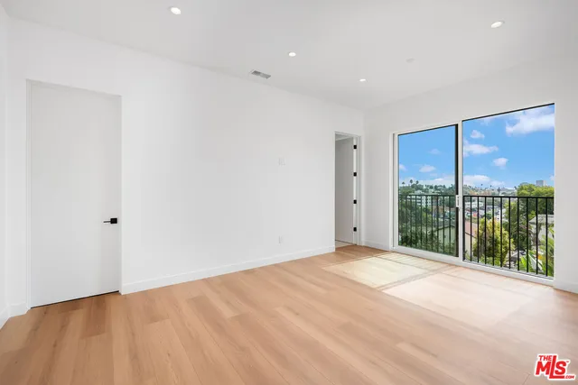 $6,495 | 726 Robinson Street, Unit 2, Los Angeles, CA 90026