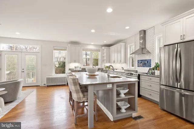 $1,250,000 | 724 25th Street South, Arlington, VA 22202