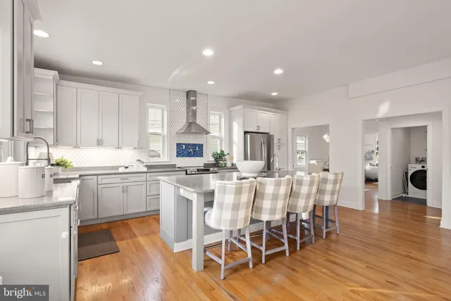$1,250,000 | 724 25th Street South, Arlington, VA 22202