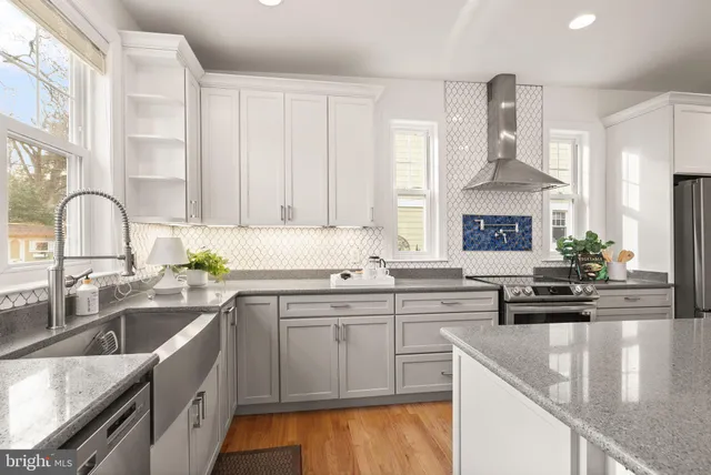 $1,250,000 | 724 25th Street South, Arlington, VA 22202