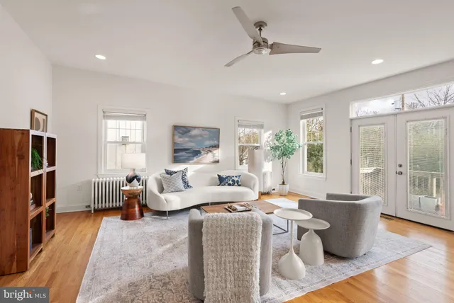 $1,250,000 | 724 25th Street South, Arlington, VA 22202