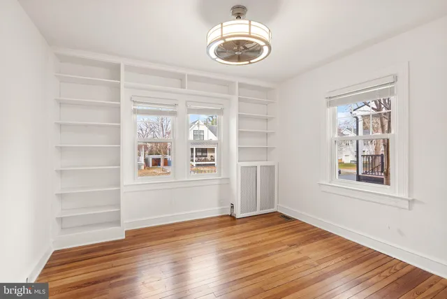 $1,250,000 | 724 25th Street South, Arlington, VA 22202