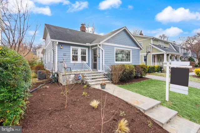 $1,250,000 | 724 25th Street South, Arlington, VA 22202