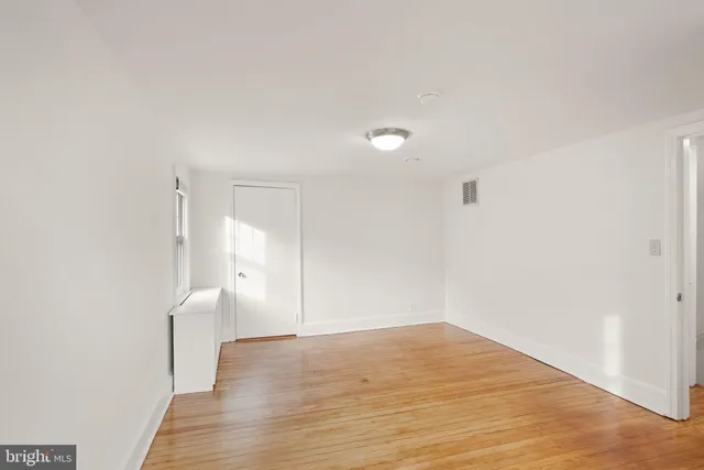 $1,250,000 | 724 25th Street South, Arlington, VA 22202