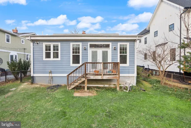 $1,250,000 | 724 25th Street South, Arlington, VA 22202