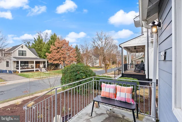 $1,250,000 | 724 25th Street South, Arlington, VA 22202