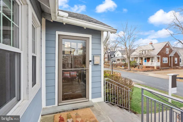 $1,250,000 | 724 25th Street South, Arlington, VA 22202