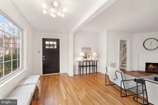 $1,250,000 | 724 25th Street South, Arlington, VA 22202