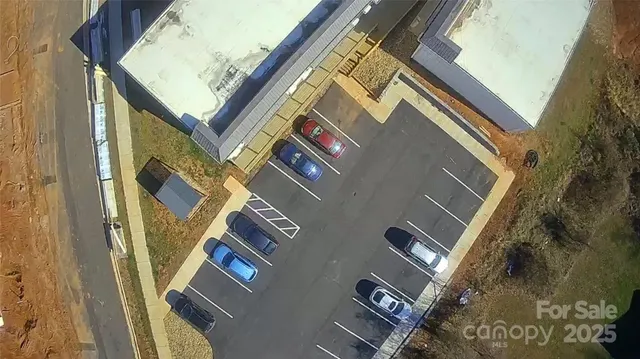 a view of an outdoor space