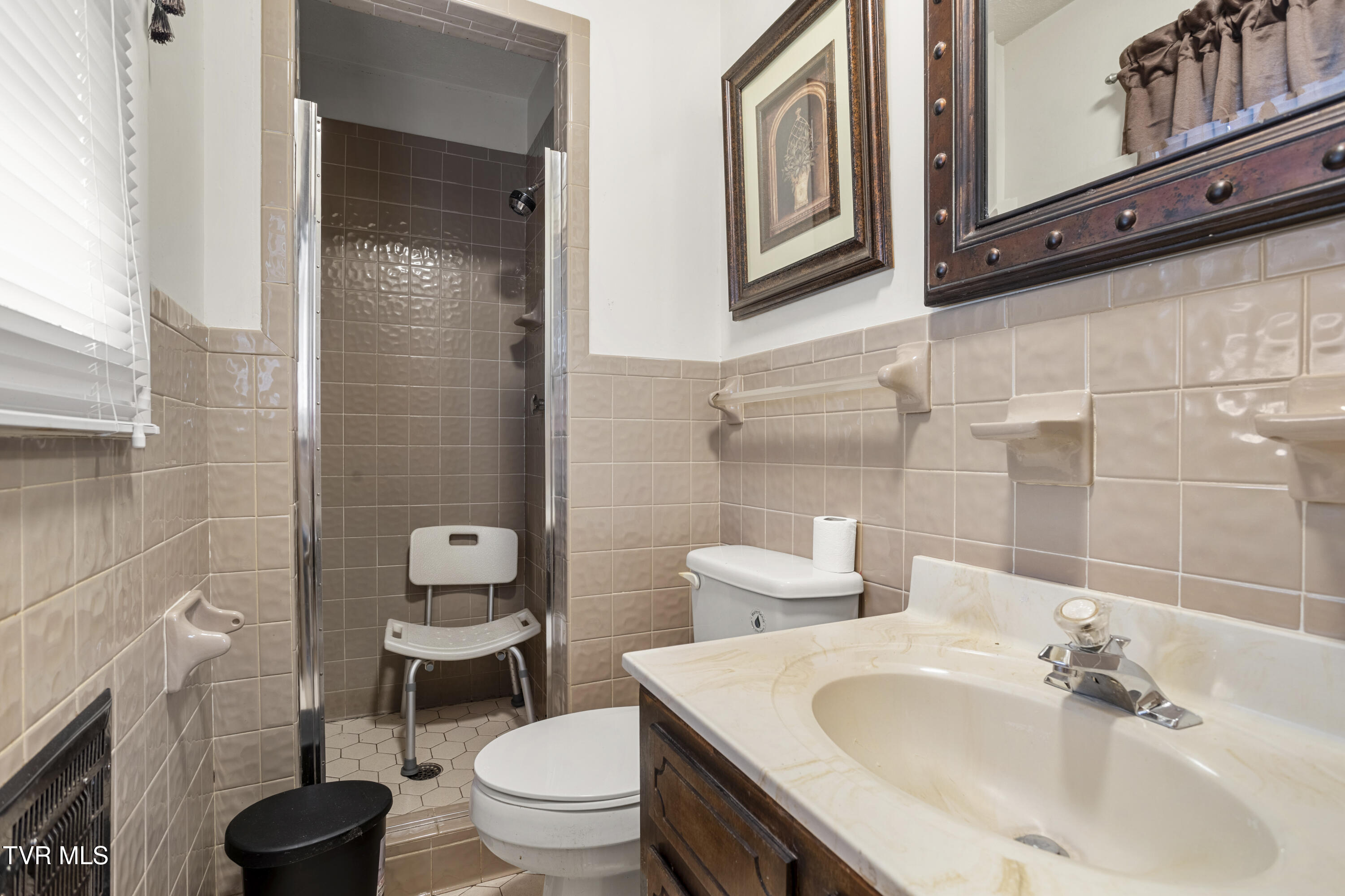 104 Ridgemont Street Bristol, TN 37620 - Photo 22 of 60 177A3796-HDR