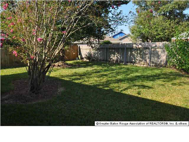 1842 Myrtle Ridge Drive Baton Rouge, LA 70816 - Photo 2 of 10