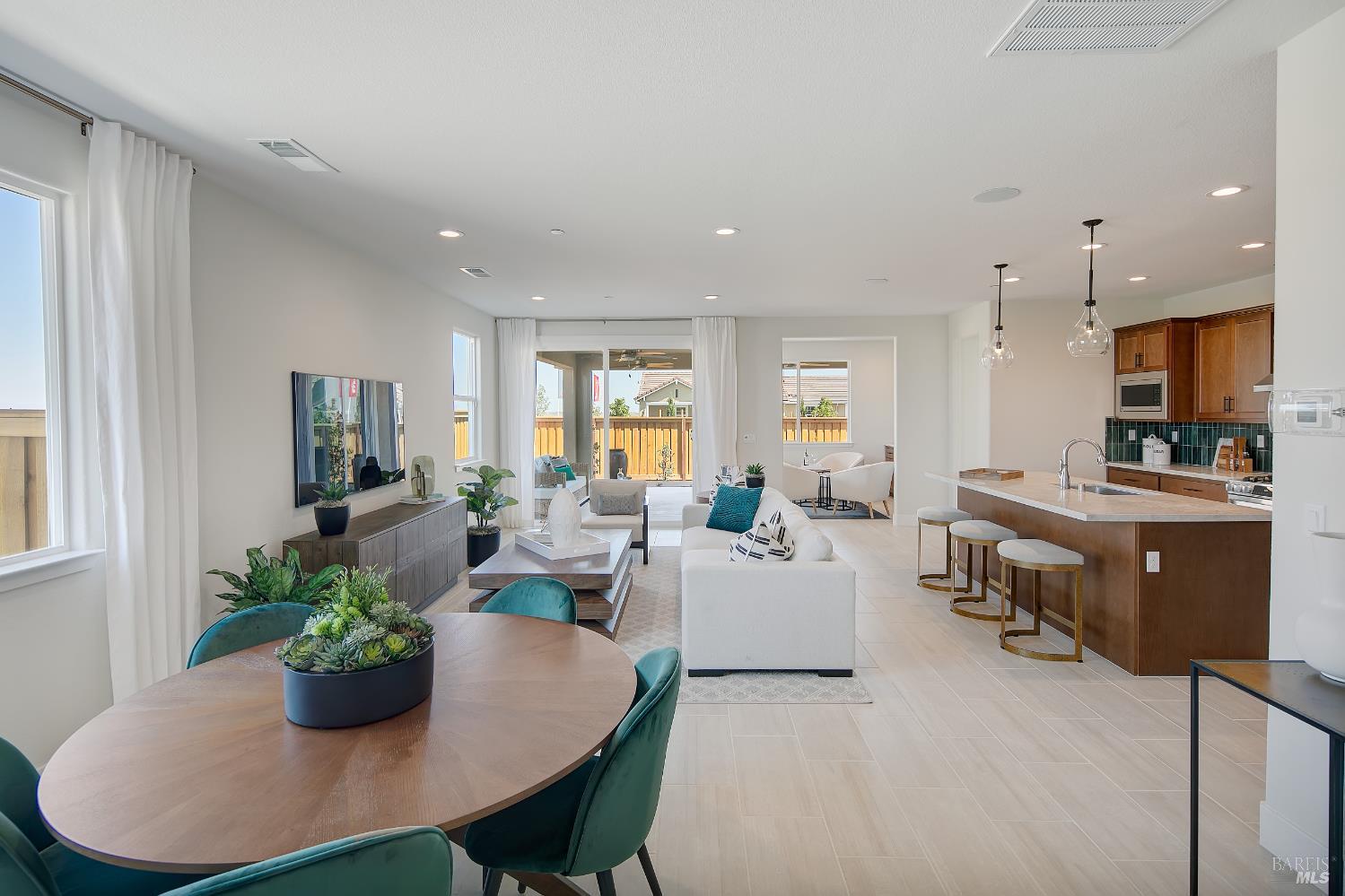 2452 Revival Lane Rio Vista, CA 94571 - Photo 8 of 34