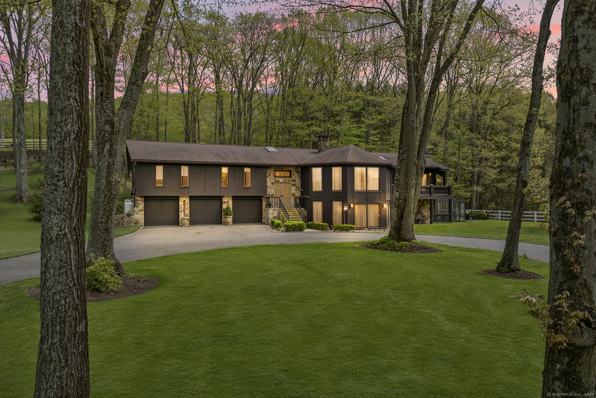 129 Huntingtown Road Newtown, CT 06470 - Photo 1 of 1 Virtually Edited