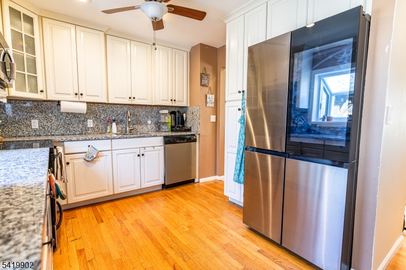 533 Atlas Road Landing, NJ 07850 - Photo 5 of 23