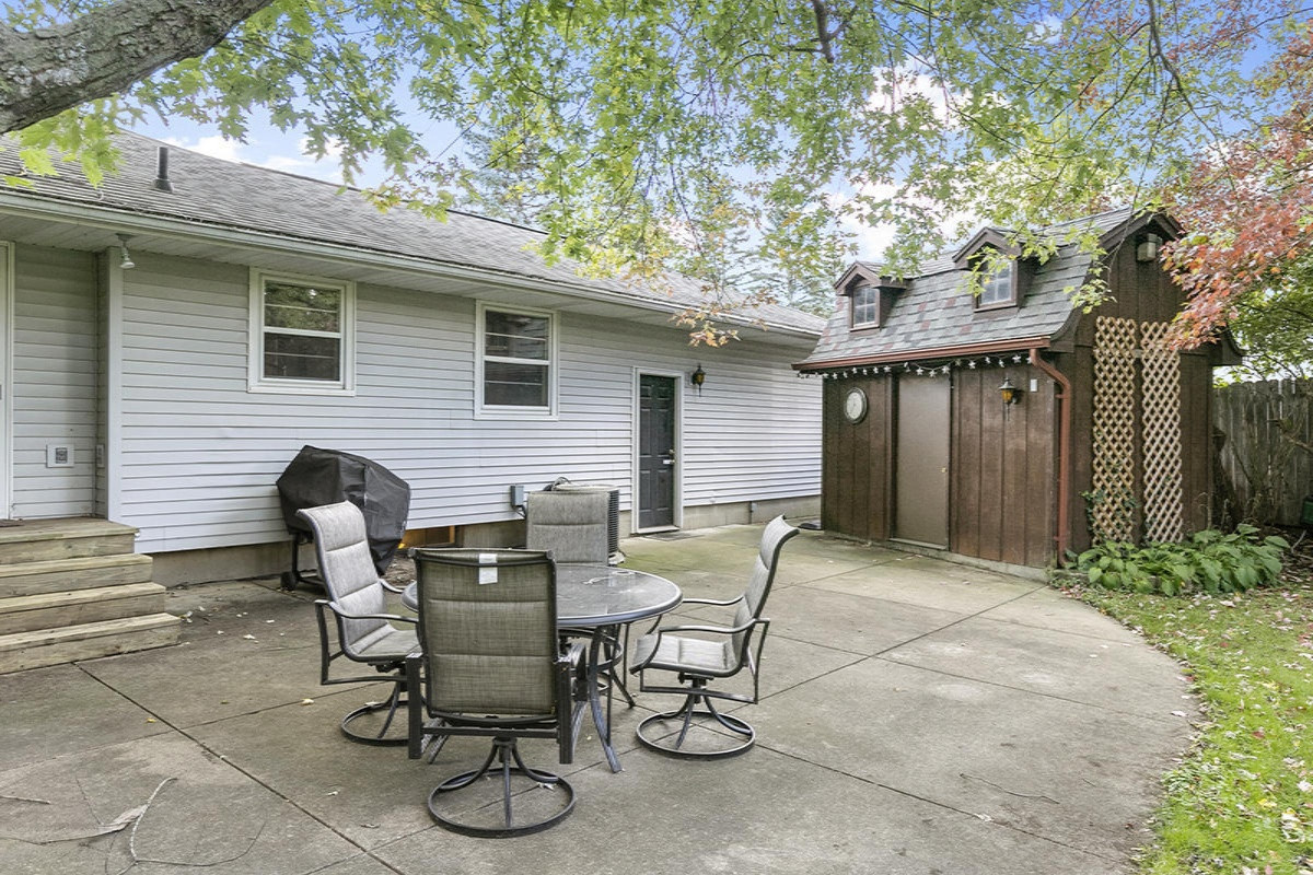 4112 Elizabeth Road Lansing, MI 48917 - Photo 18 of 20 IMG_1018
