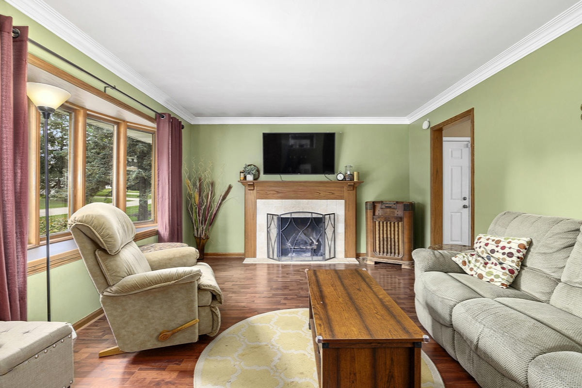 4112 Elizabeth Road Lansing, MI 48917 - Photo 3 of 20 IMG_1002