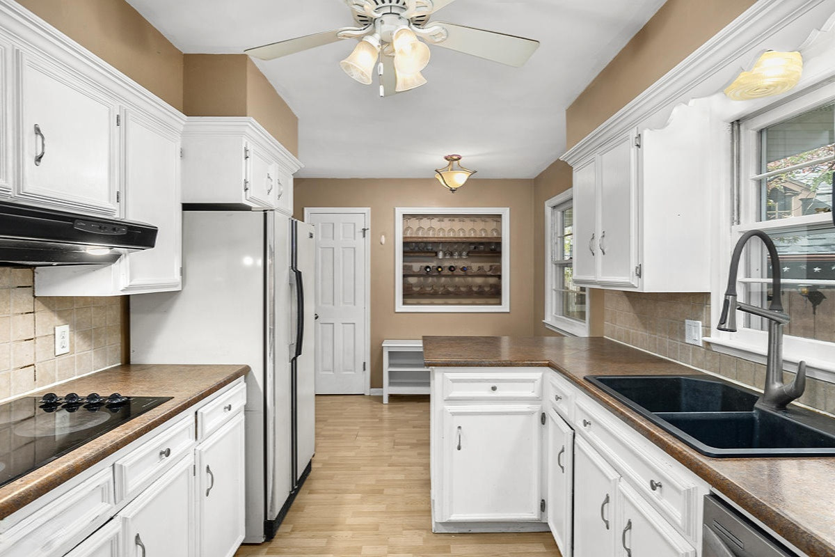4112 Elizabeth Road Lansing, MI 48917 - Photo 5 of 20 IMG_1004
