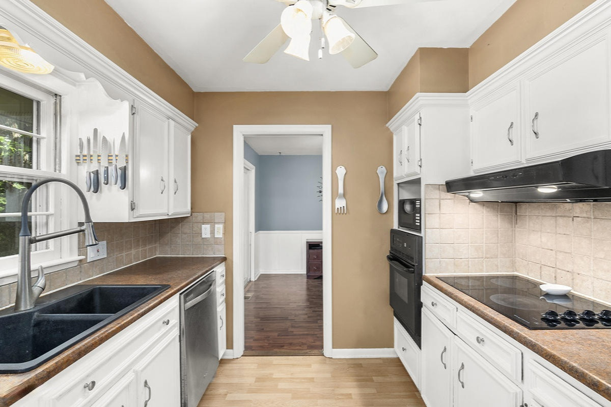 4112 Elizabeth Road Lansing, MI 48917 - Photo 6 of 20 IMG_1005